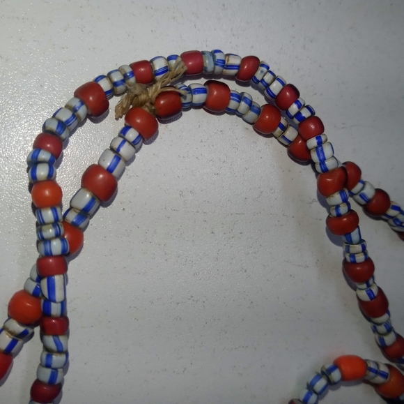 Assorted Jewelry- bracelets, necklaces, rings...11 pieces - Picture 10 of 16